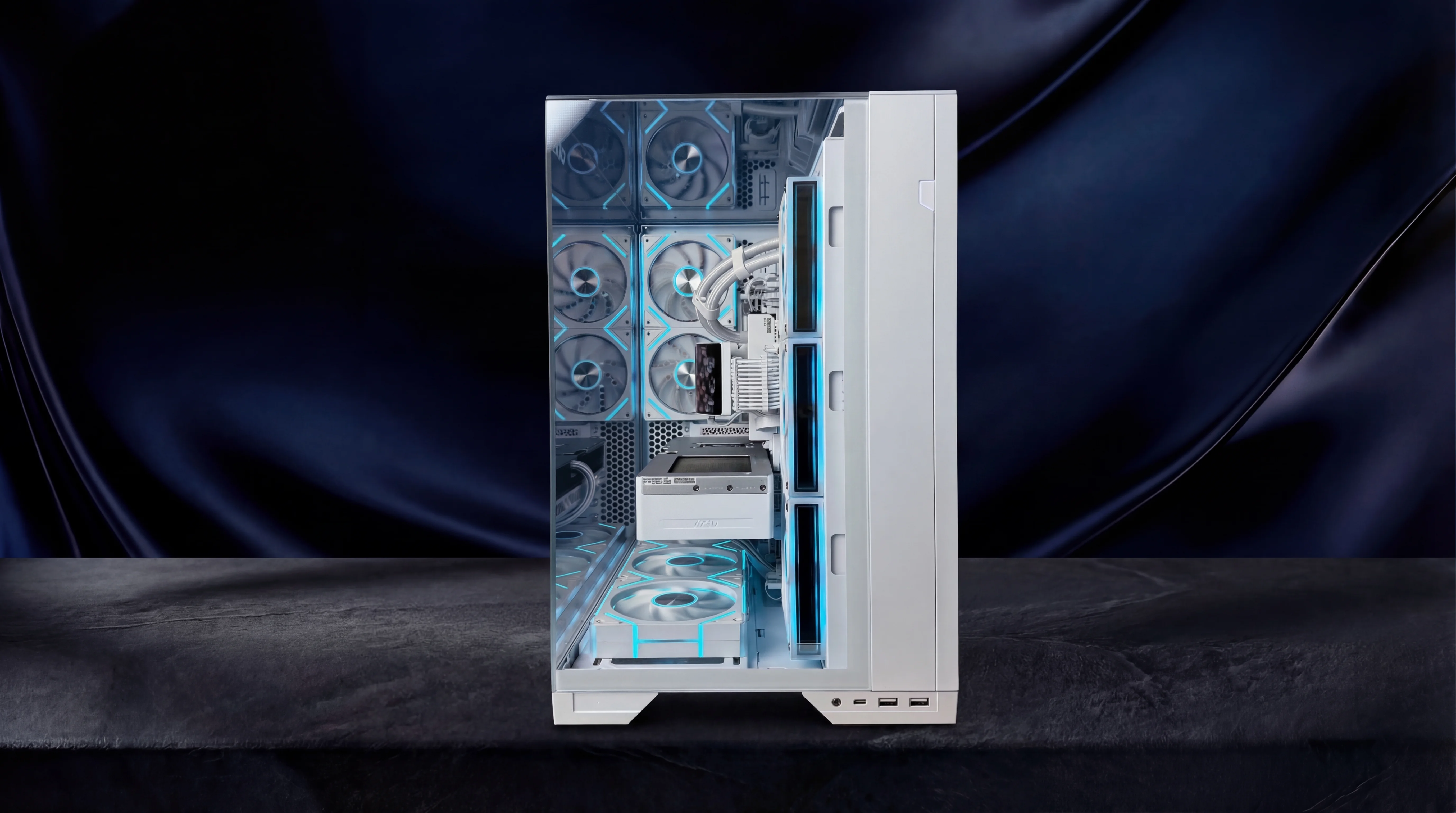 Фото сборки AMD Ryzen 9 9950X3D <br>+ RTX 5080 16GB